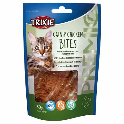 Trixie Premio Catnip Chicken Bites / piletina file i macina trava poslastica za mačke 50g